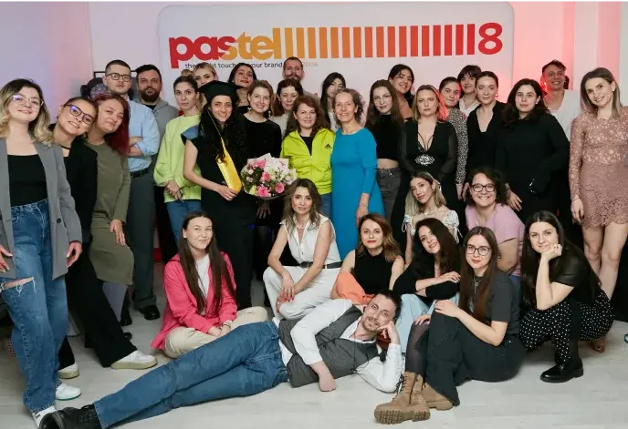 Pastel_group_photo_mobile